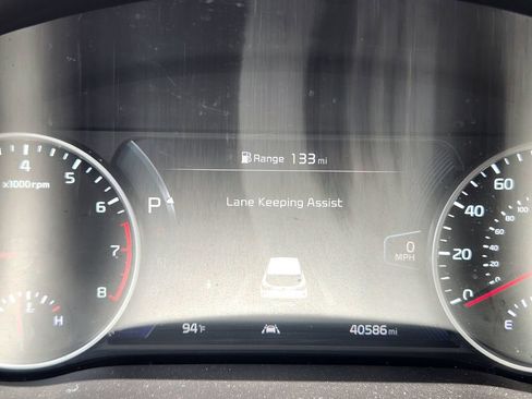 Certified 2023 Kia Seltos SX w/ SX Sunroof Package AWD/4WD image 17