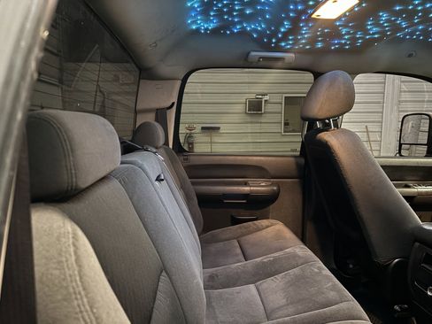 Used 2007 GMC Sierra 2500 SLE w/ Z71 Off-Road Package image 32