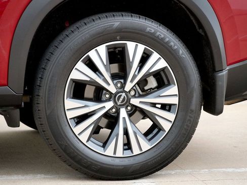 Used 2023 Nissan Rogue SV FWD image 25
