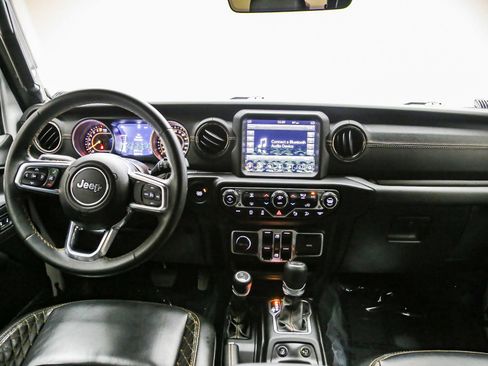 Used 2021 Jeep Wrangler Unlimited Sahara AWD/4WD image 12