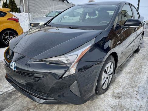 Used 2016 Toyota Prius Two image 3