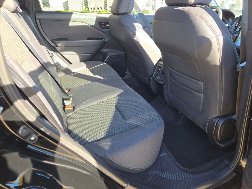 Certified 2025 Subaru Forester Premium AWD/4WD image 10