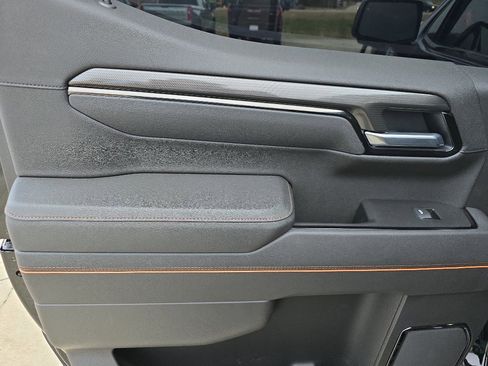 Used 2025 GMC Sierra 1500 AT4 w/ Technology Package image 6