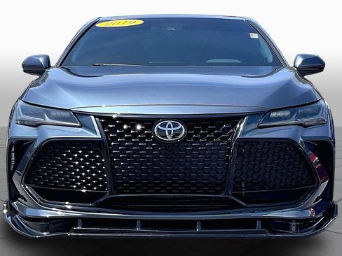 Used 2019 Toyota Avalon Limited FWD image 4