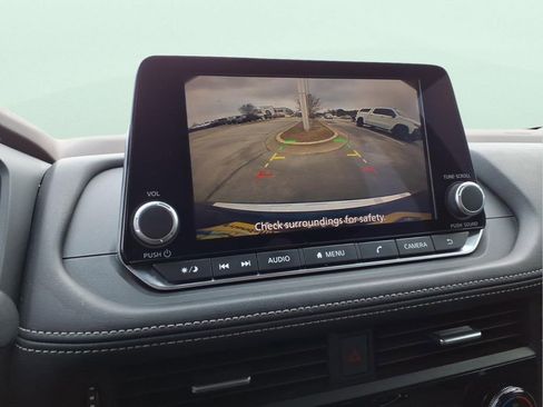 Used 2023 Nissan Rogue SV image 26