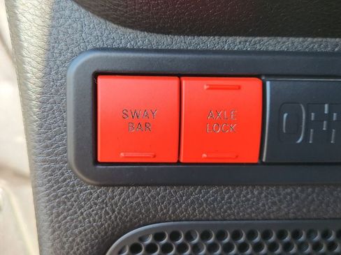 Used 2017 Jeep Wrangler Unlimited Rubicon AWD/4WD image 23