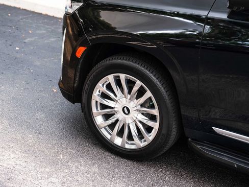 Used 2021 Cadillac Escalade ESV Luxury RWD image 11