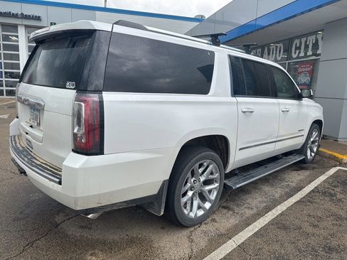Used 2020 GMC Yukon XL Denali w/ Denali Ultimate Package AWD/4WD image 4