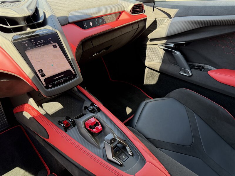 Used 2026 Lamborghini Revuelto AWD/4WD image 17
