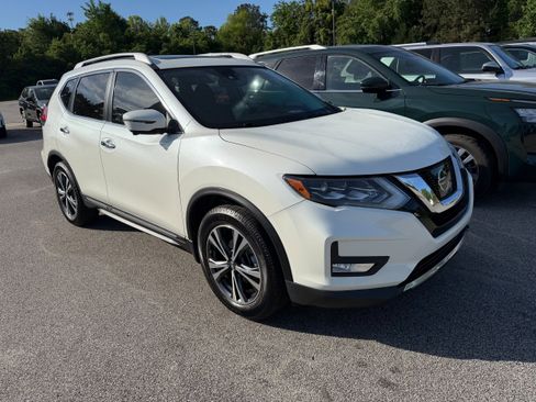 Used 2017 Nissan Rogue SL w/ SL Premium Package image 3