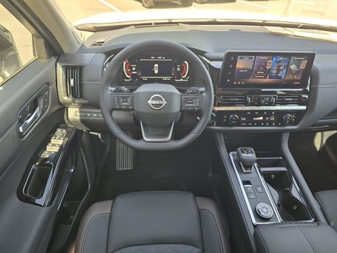 New 2026 Nissan Pathfinder Platinum AWD/4WD image 14