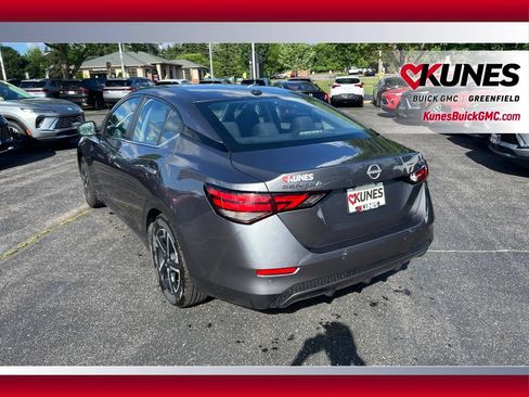 Used 2024 Nissan Sentra SV FWD image 8