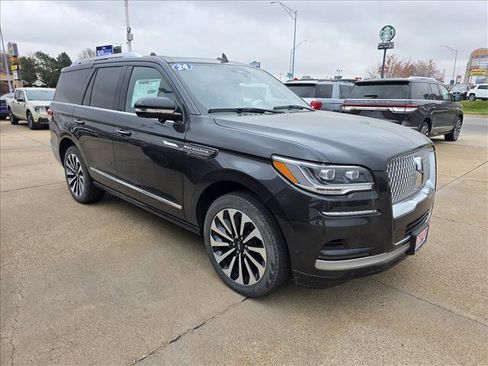 New 2024 Lincoln Navigator Reserve image 3