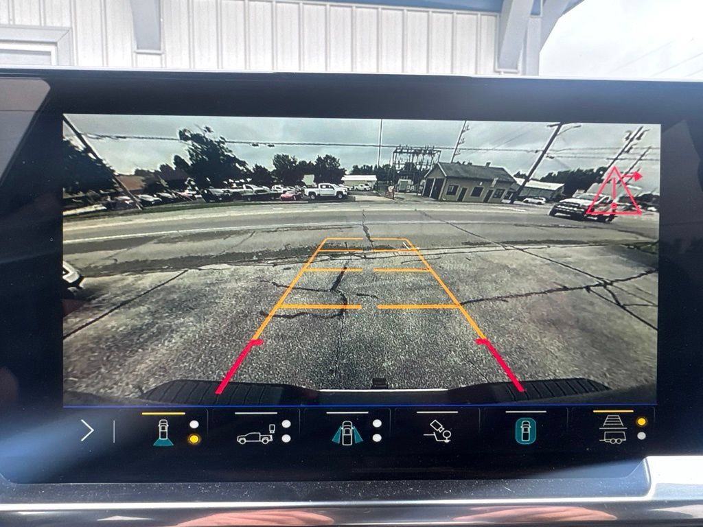 Used 2025 Chevrolet Silverado 3500 LT w/ Safety Package AWD/4WD image 32
