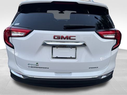 Used 2024 GMC Terrain SLT image 7