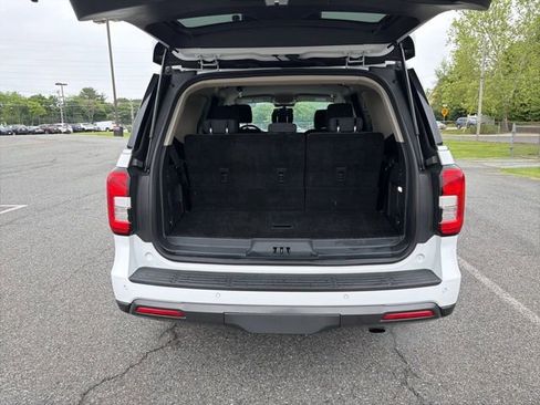 Used 2023 Ford Expedition XLT AWD/4WD image 8