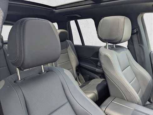 Used 2025 Mercedes-Benz GLS 450 4MATIC image 20
