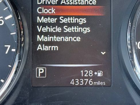 Used 2017 Nissan Rogue SV AWD/4WD image 13