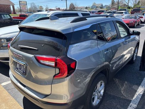 Used 2023 GMC Terrain SLE w/ Driver Convenience Package image 6
