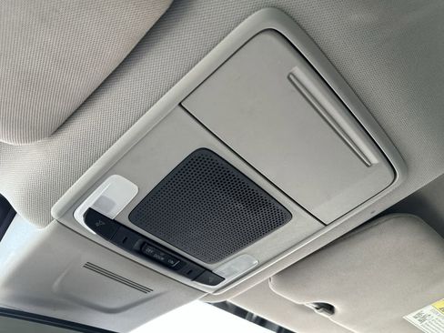 Used 2024 Honda CR-V LX image 17