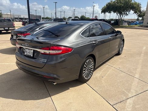 Used 2018 Ford Fusion Titanium FWD image 3