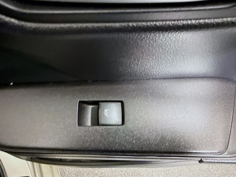 Used 2017 Toyota Camry SE FWD image 30
