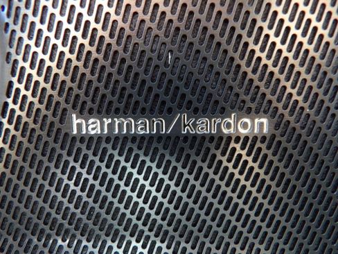 New 2026 Volvo XC40 B5 Ultra w/ Protection Package Premier image 12