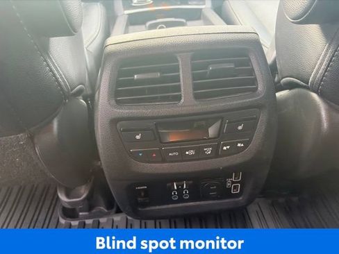 Used 2019 Honda Pilot Touring image 11