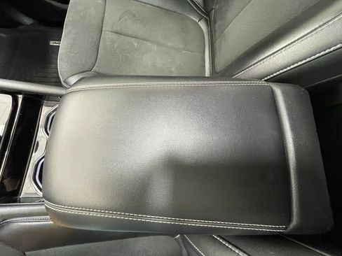 Used 2023 Jeep Grand Cherokee Altitude AWD/4WD image 16