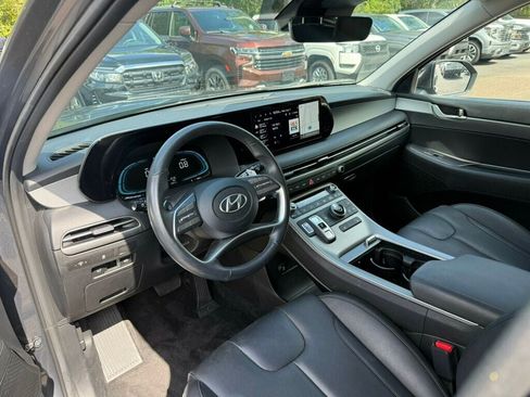 Used 2025 Hyundai Palisade SEL FWD image 3