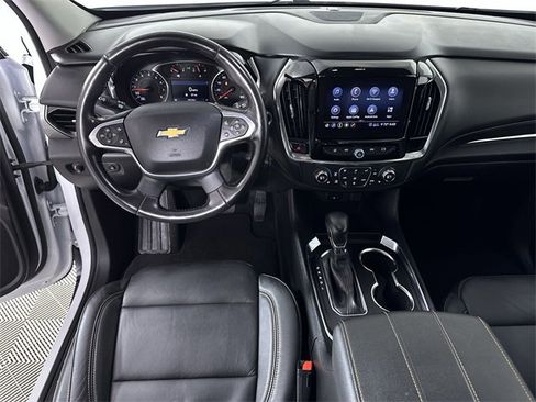 Used 2021 Chevrolet Traverse LT image 20
