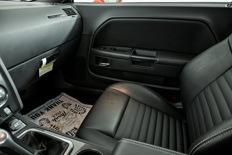 Used 2009 Dodge Challenger R/T RWD image 26