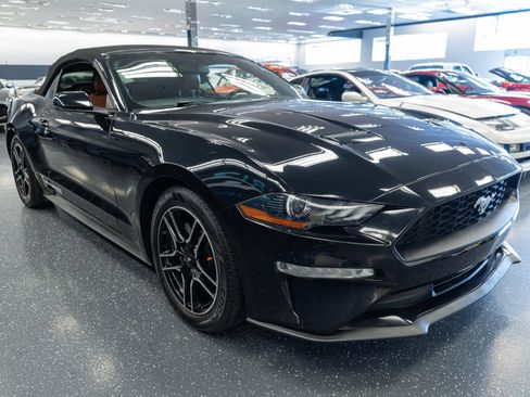 Used 2020 Ford Mustang Premium RWD image 3