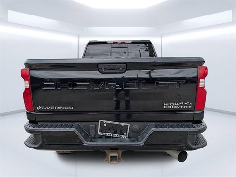 Used 2020 Chevrolet Silverado 2500 High Country w/ Technology Package image 4