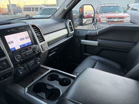 Used 2021 Ford F250 Lariat w/ Lariat Value Package image 23