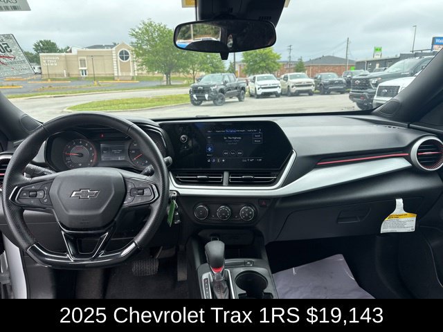 Used 2025 Chevrolet Trax RS w/ Driver Confidence Package FWD image 27