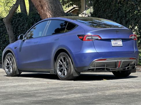 Used 2024 Tesla Model Y Long Range AWD/4WD image 6