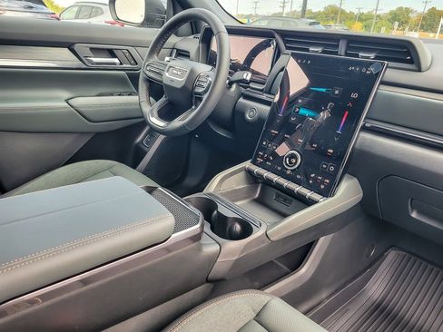 New 2026 GMC Terrain AT4 w/ LPO, Floor Liner Package image 18