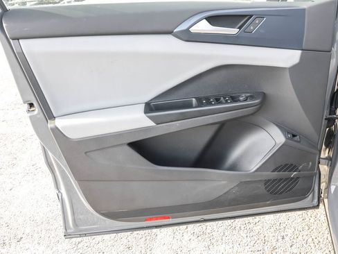 Certified 2022 Volkswagen Taos SE w/ IQ.Drive SE Package image 27