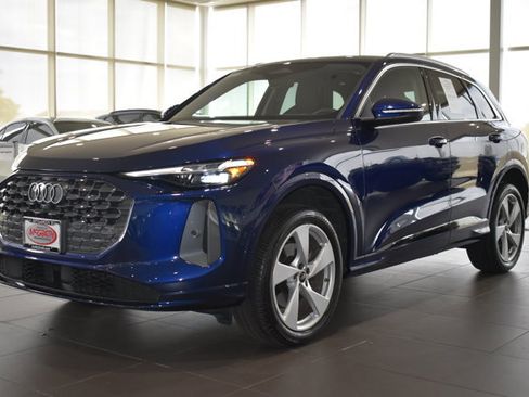 Used 2025 Audi Q5 Premium w/ Premium Plus AWD/4WD image 6