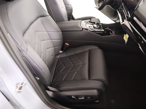 New 2026 BMW 530i xDrive w/ M Sport Package image 13