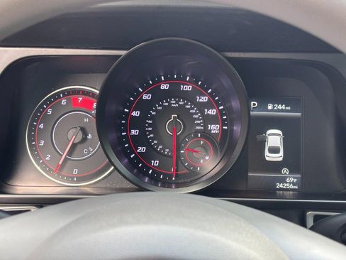 Used 2023 Hyundai Elantra SE image 19