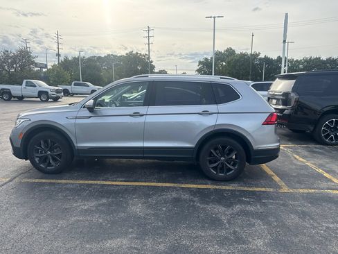 Used 2024 Volkswagen Tiguan SE AWD/4WD image 12