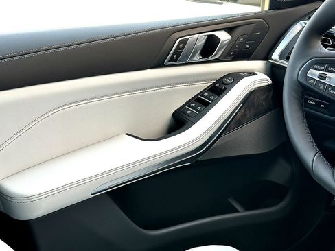 New 2026 BMW X5 sDrive40i w/ Climate Comfort Package image 18