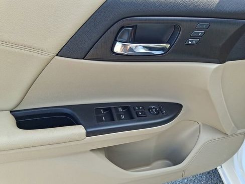 Used 2015 Honda Accord EX-L image 12