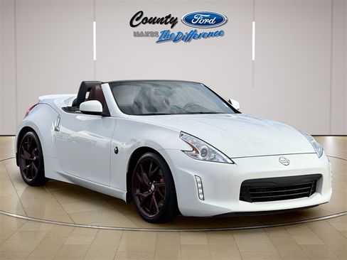 Used 2017 Nissan 370Z Touring Sport image 44