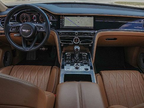 Certified 2021 Bentley Flying Spur V8 image 40
