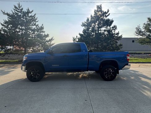 Used 2017 Toyota Tundra SR5 AWD/4WD image 3