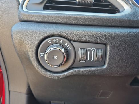 New 2026 Chrysler Pacifica Select image 27