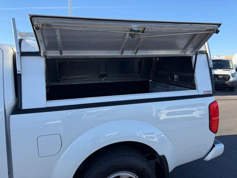 Used 2020 Nissan Frontier S image 12